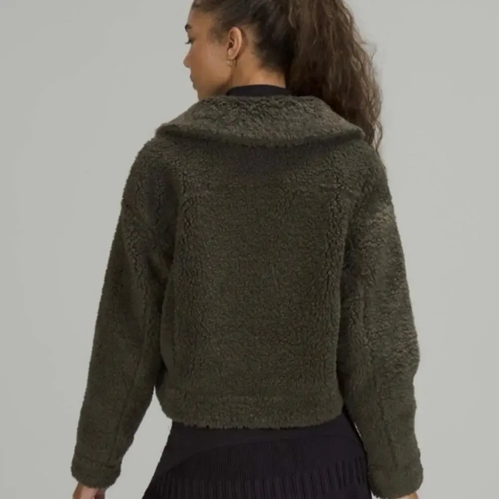 NWOT Lululemon Textured Fleece Button Jacket Dark Olive Sherpa Size 6 - Picture 7 of 9